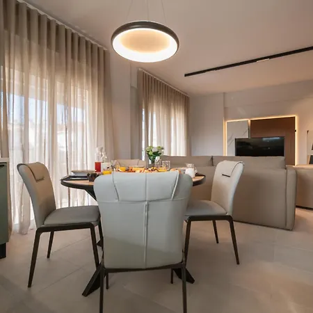 Pantheon Moralis Apartment *